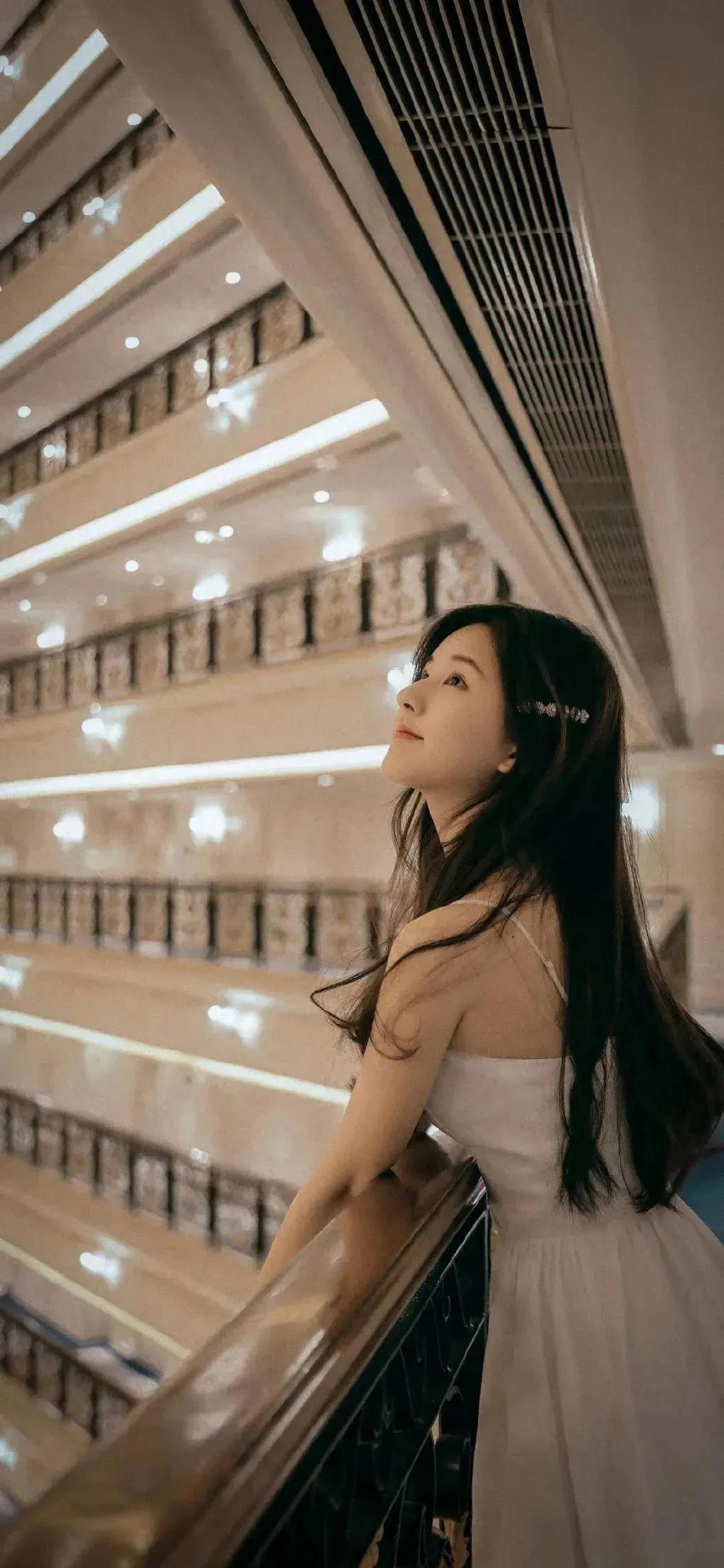 美女壁纸 爱你不是两三天图片