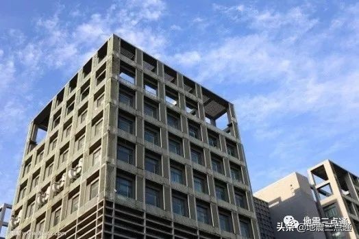 走世界聊地震 | 环球旅行家心中的终极海岛《进化论》的启蒙地