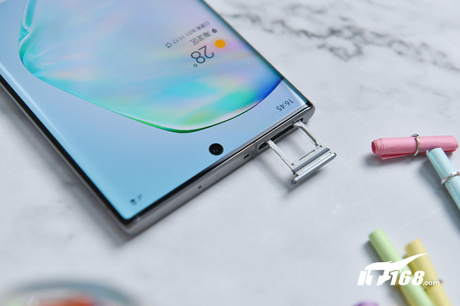 完成度最高的安卓机皇 三星Galaxy Note10+评测