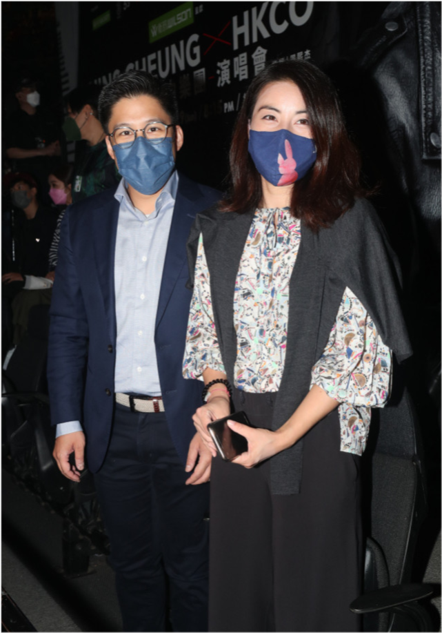 霍启刚晒一家七口晚餐，简朴得令人意外，与其