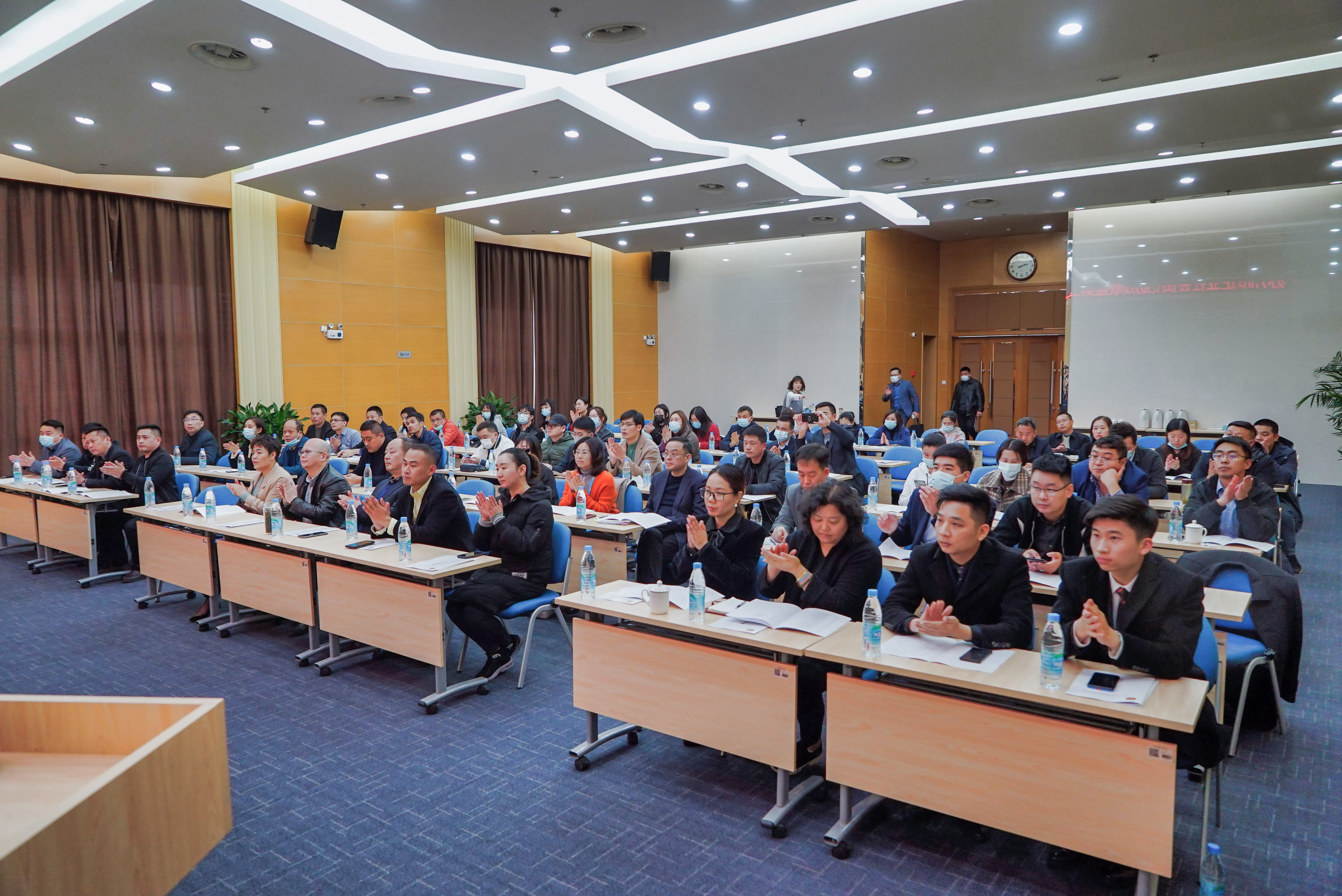 爱心助残再出发 苏州市企业助残联盟举行第三届会员大会