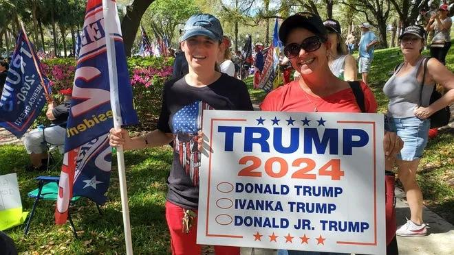 川普退休“妻离子散”？孤身曝再选总统，妻女