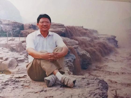红色之旅延安朝圣 倍感幸福生活来之不易  红色基因代代相传