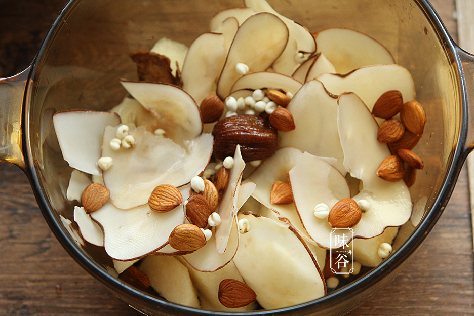 立秋将至，这糖水要多喝，润燥下火，味道清甜，一周喝2次不嫌多