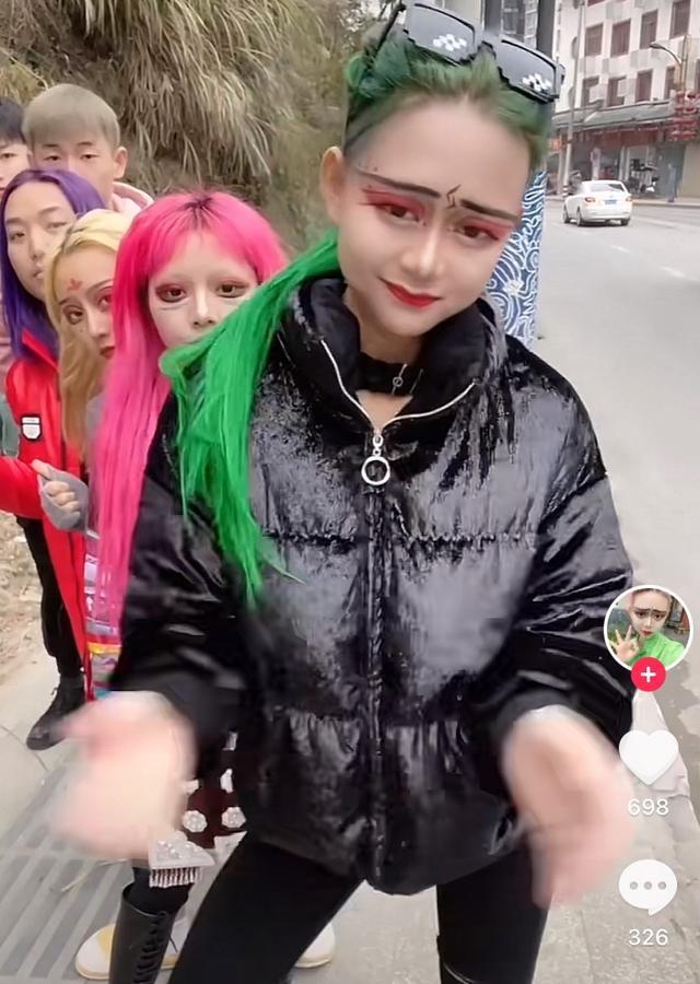 是谁带火了土俗小网红