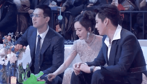 有人暗暗发糖，有人尴尬互动，星光大赏内场真