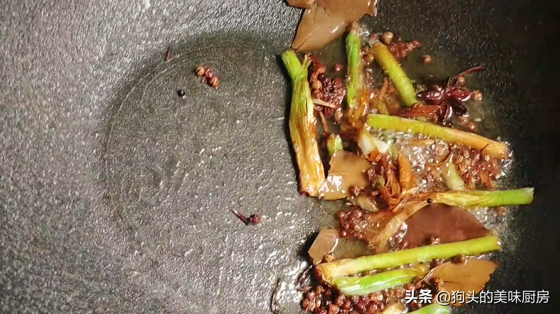 蔥油餅這樣做才外酥裡軟，和麵很關鍵，做對了比手抓餅還好吃