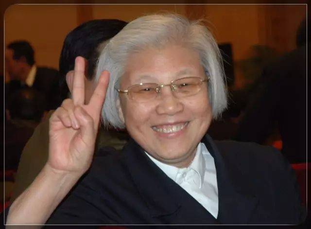 毛主席為她 開後門 一夜從教師被提為外交官 至今都沒有結婚 歷史留下的軌跡 Mdeditor