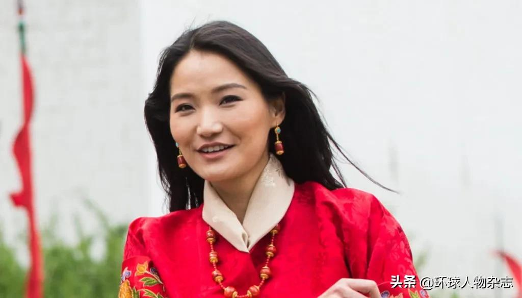 风餐露宿走遍全国喊人打疫苗!“全球最英俊国王”这回不靠颜值和爱情圈粉