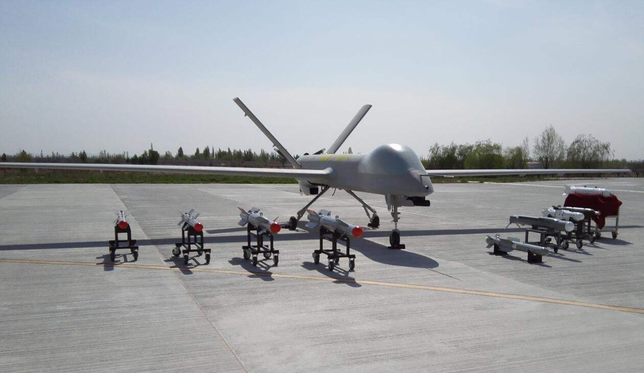 中国彩虹4堪称无人机界的AK47，翼展比“全球鹰”