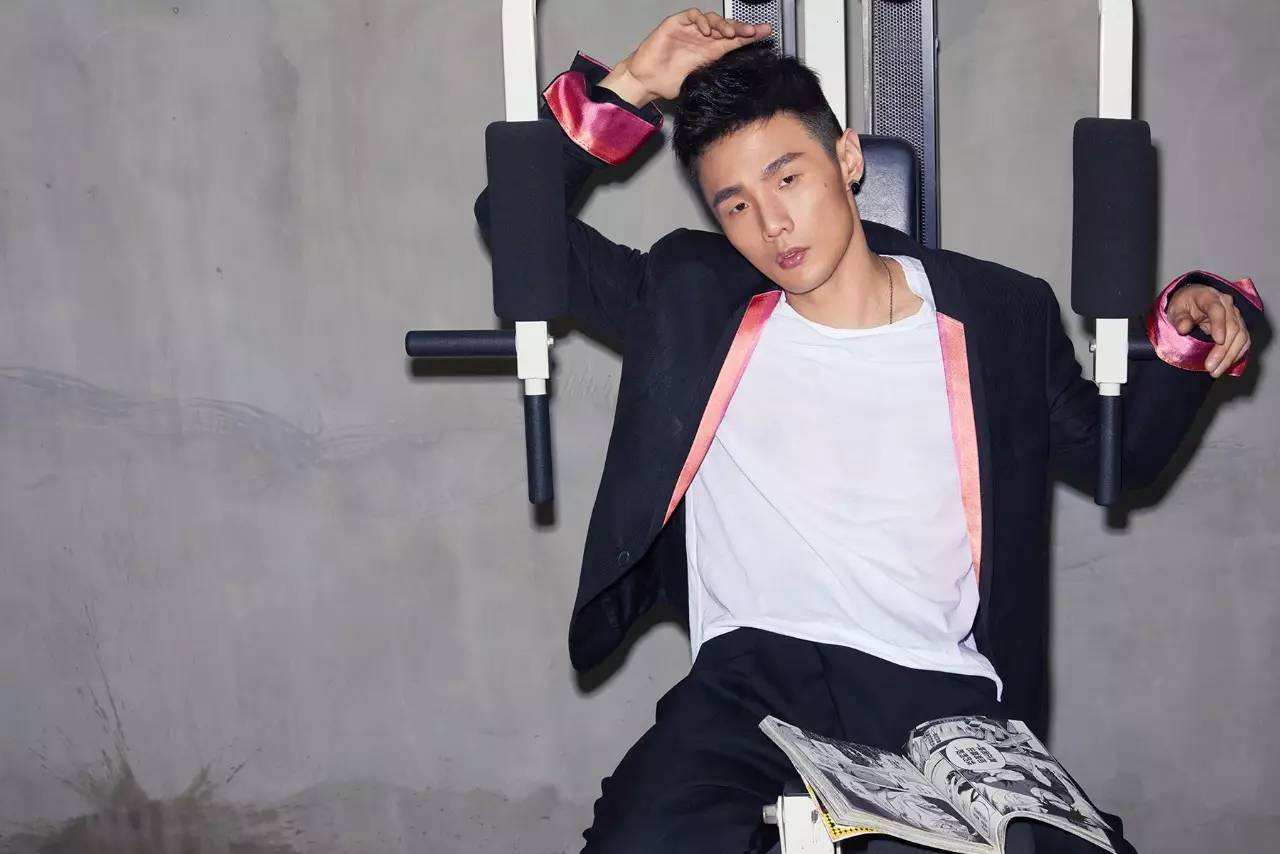 张艺兴再被安利，作品火到国外，解约后口碑果