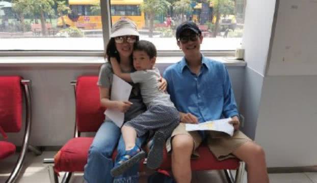 男子跳高双冠军！杜江晒出嗯哼跳高视频，小家伙跳得有模有样太帅