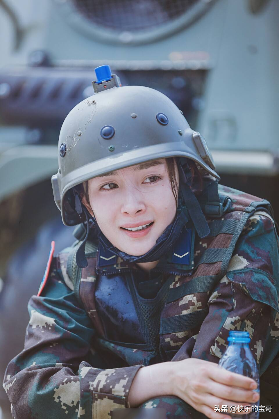 不愛紅裝愛武裝，女明星的軍裝照，哪一個是你心中的氣質女