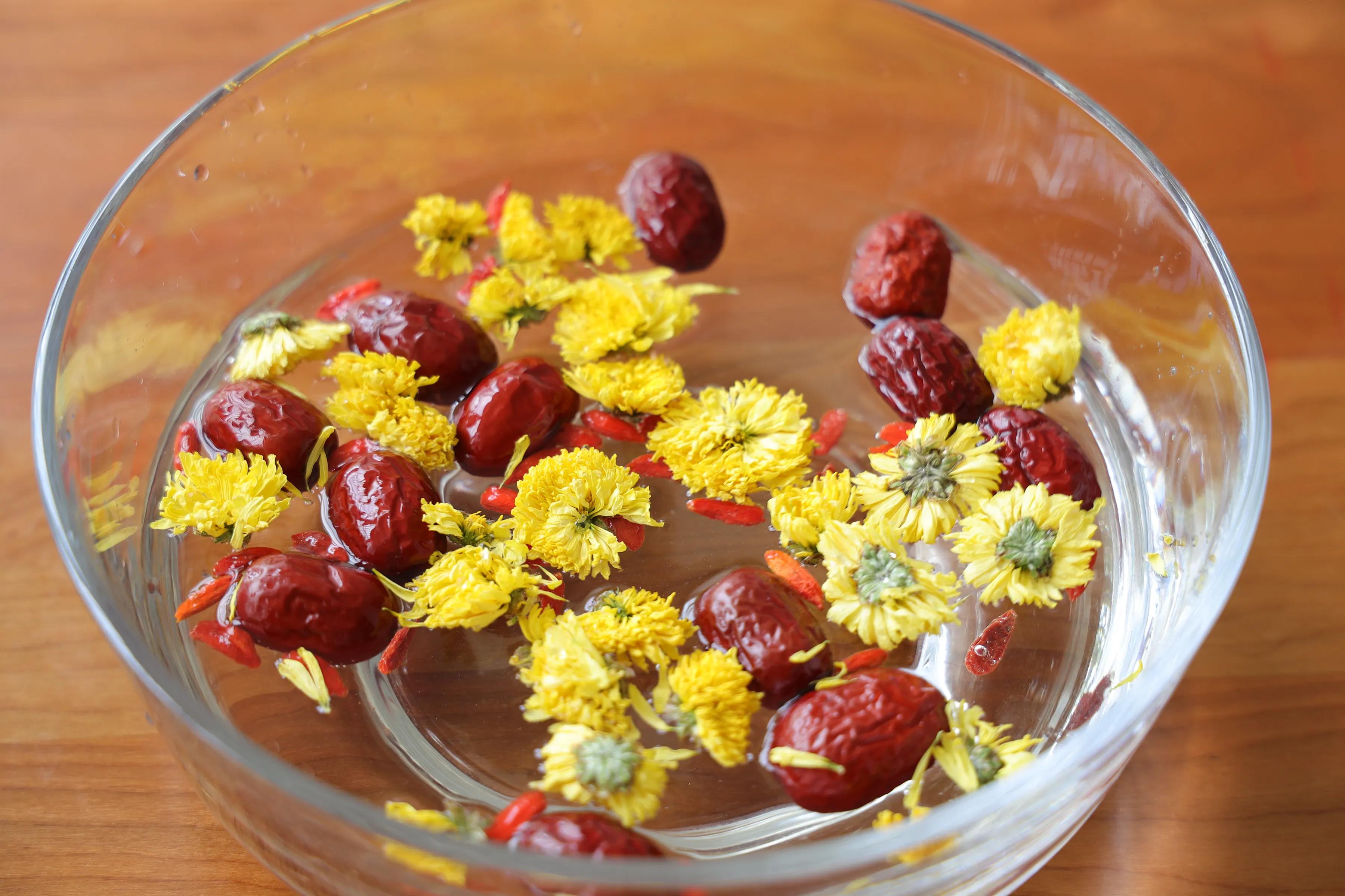夏至强烈推荐的特色饮品，清热去火，好喝不贵，几块钱煮一大锅