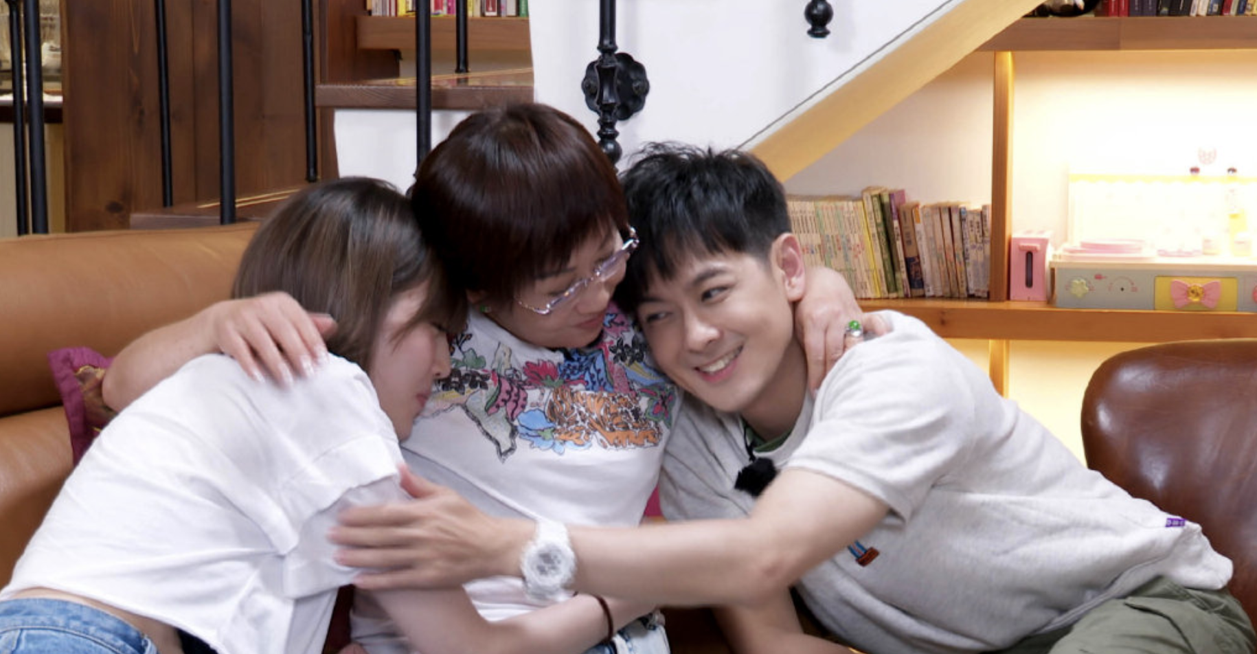 陈若仪晒全家福，林志颖三兄弟家庭成员齐到场，祖孙三代其乐融融