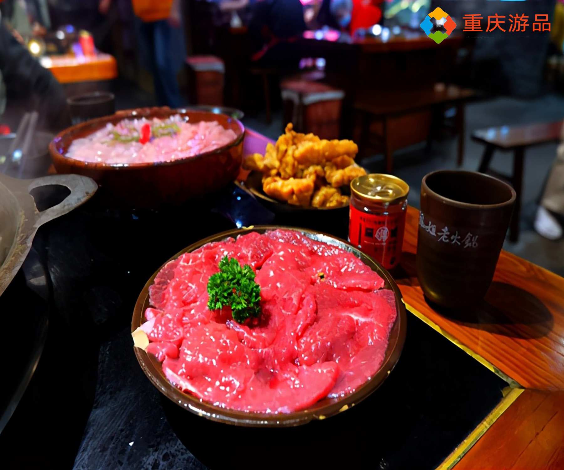 重庆洪崖洞的珮姐老火锅，排名前十的网红店，真的好吃吗？