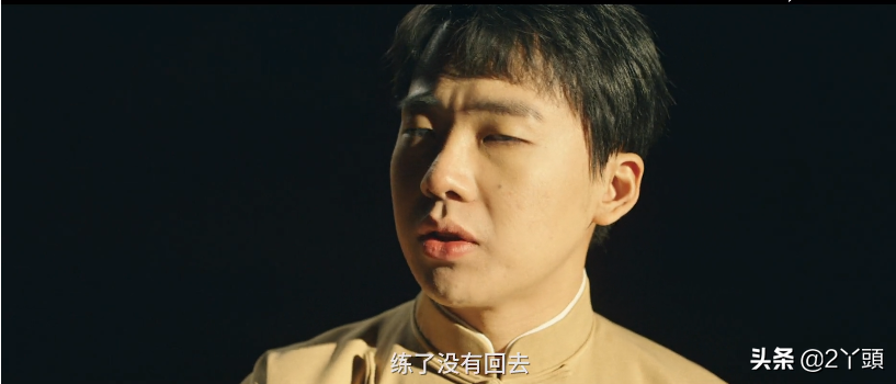 Exposure of the most beautiful positive wears Guo Qilin dash of unlined long gown is burnished emulative