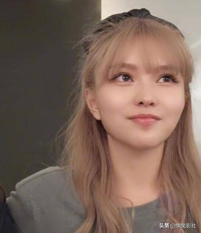 周扬青与雪梨直播真实颜值被赞，网友喊话：长