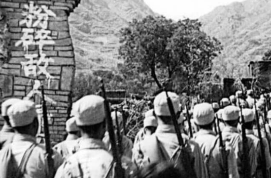 汉奸也会摆鸿门宴？民间武术高手请我军吃饭，