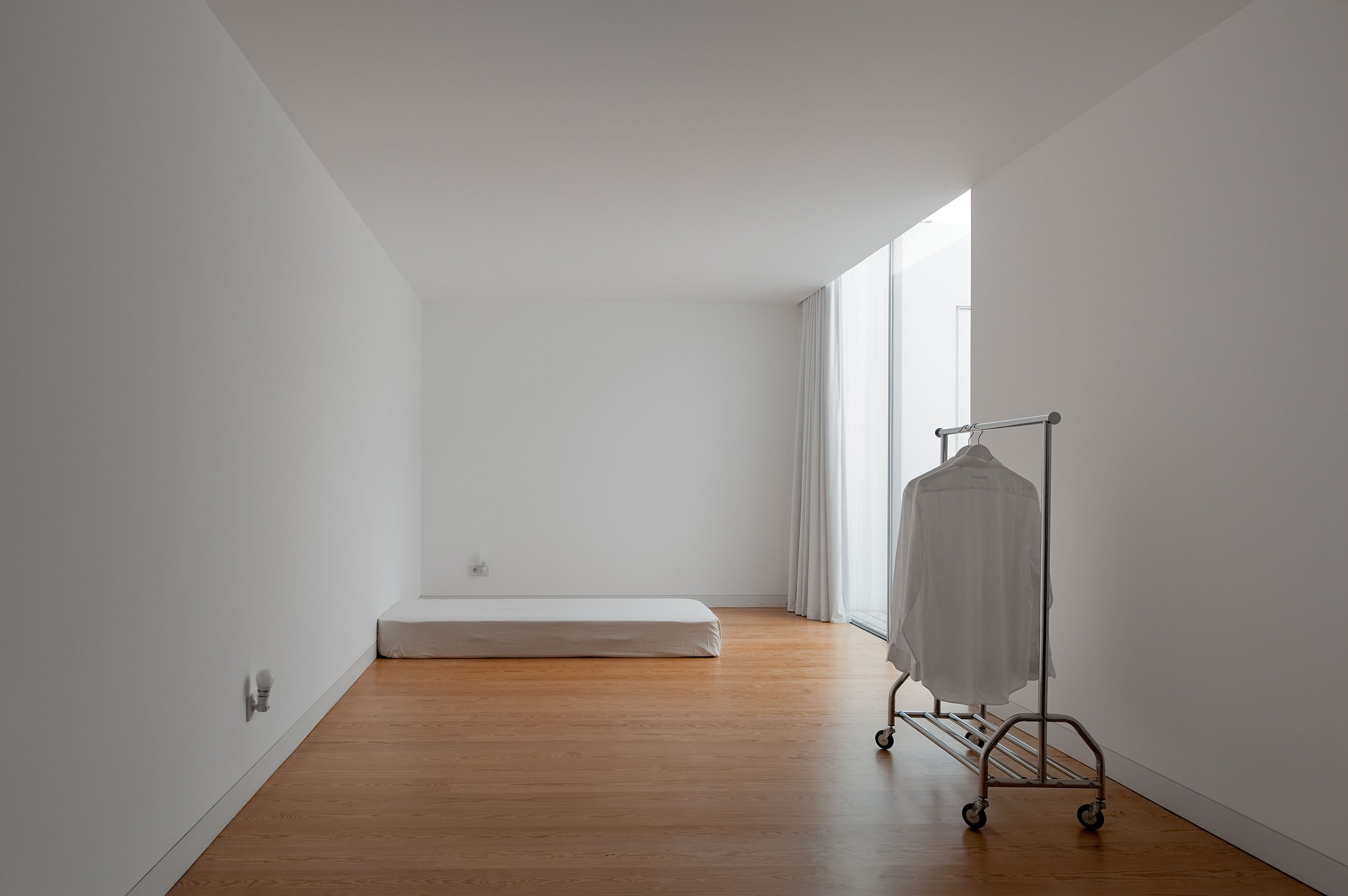 简约到极致的梦想白房子，Aires Mateus经典作品突破了时空界限