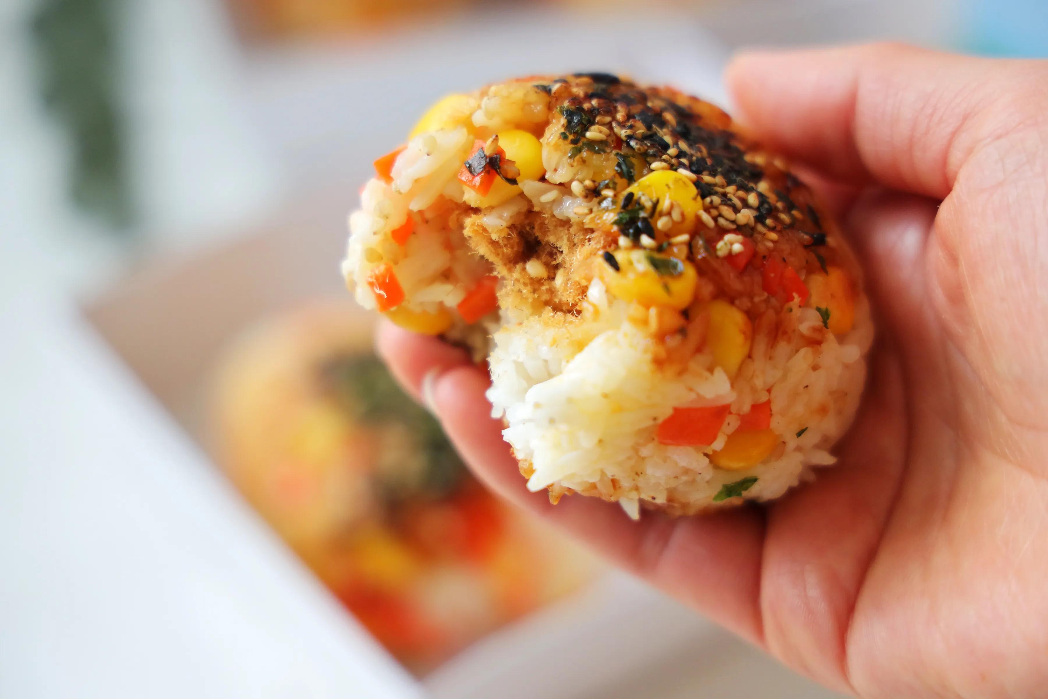 剩米飯簡單加工一下，瞬間變成高級美食，外出野餐，既方便又美味