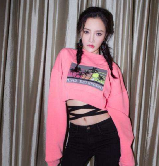 李小璐凌晨约会小鲜肉？本人回应：朋友的亲弟弟，遭网友评论谩骂