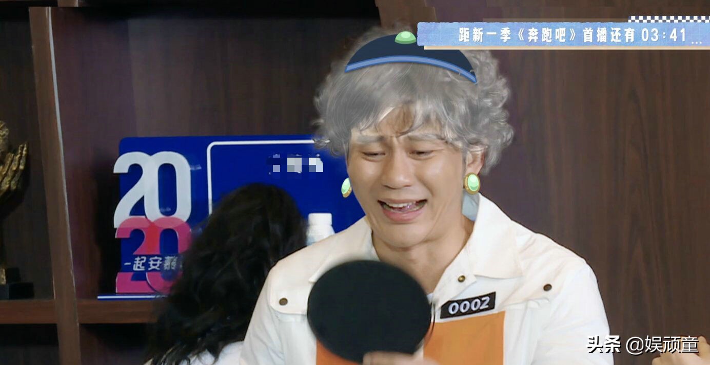 蔡徐坤成李晨发型师，看到他给李晨设计的新发