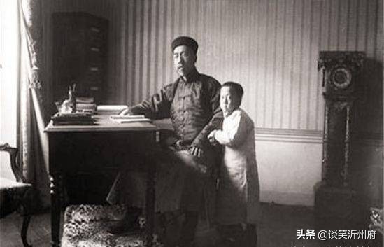 他是中国首富的儿子，集万宠于一身，却最终死在了自家祖宅门口
