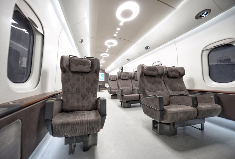 中國再造黑科技！超高速列車時速超600公裏，徒手就能推動