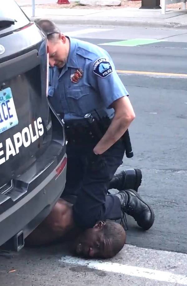 美抗议活动失控，多地开始爆发混乱，美军转移