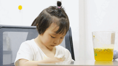 这个周末，来一场治愈的采摘游吧！百香果鲜甜美味，赶紧组队