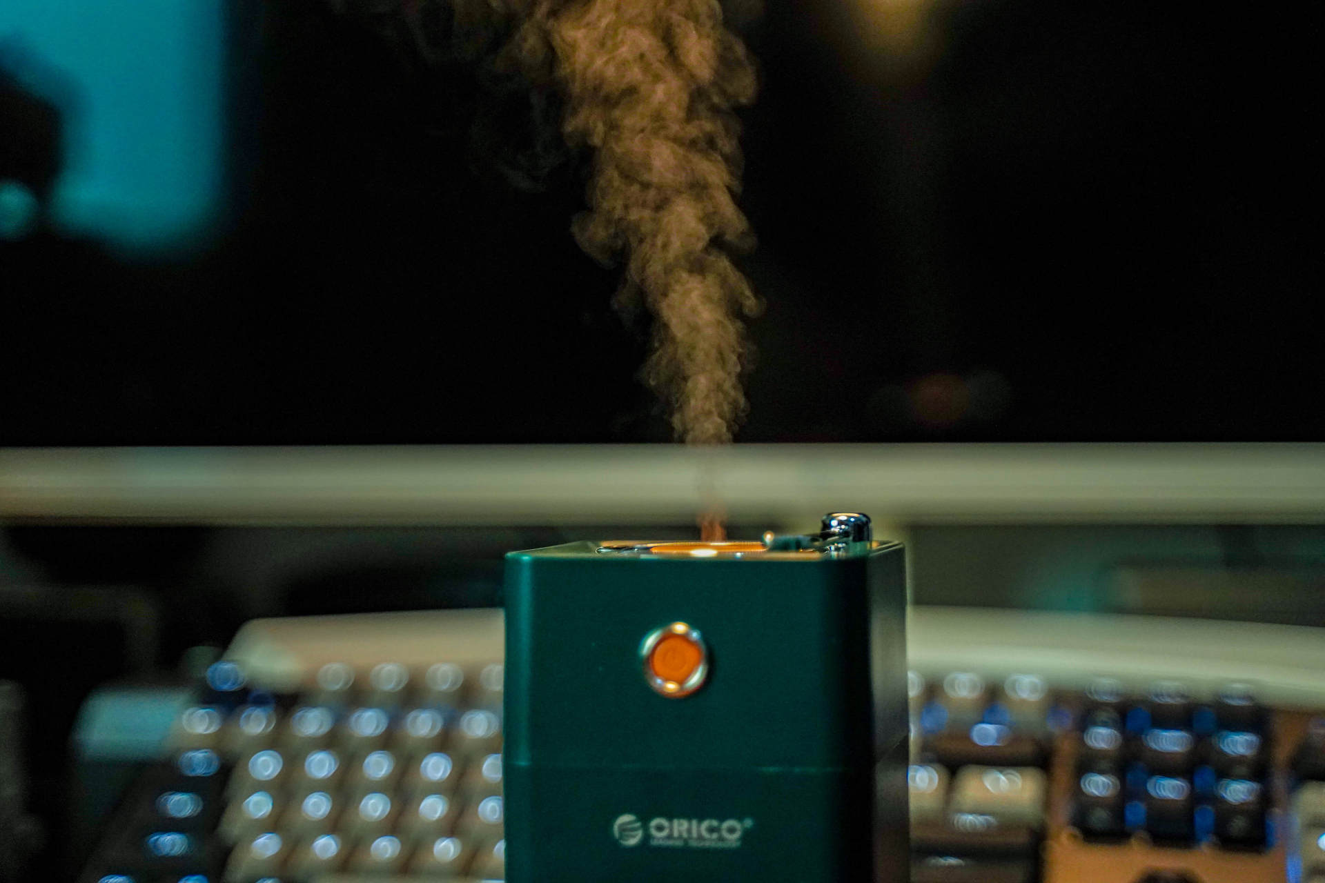 长时间面对电脑脸很干燥。说明你缺个它......