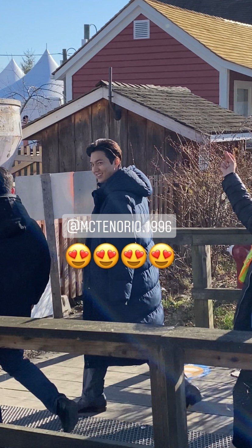 有网友在网上分享了《柏青哥》的路透照,照片中李敏镐梳了个大背头,身