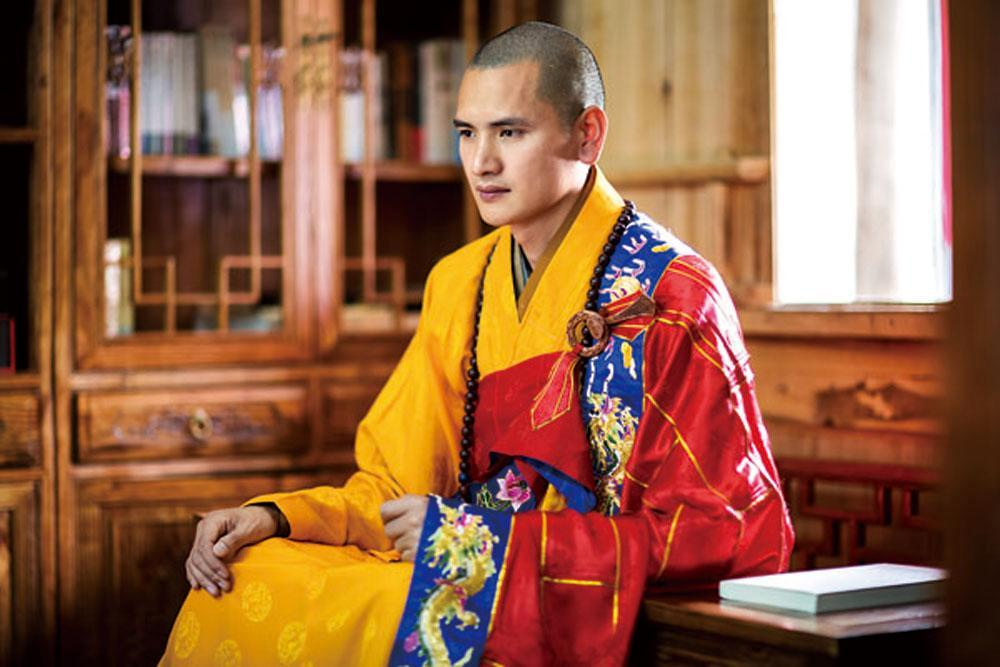 泰国最帅和尚：堪比释明心剃度4年后成型男教练，无数女粉丝爱慕