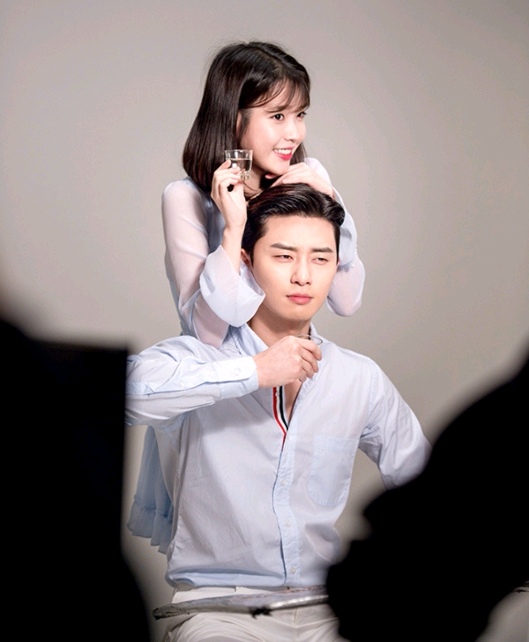 iu朴叙俊新戏又拖到明年疫情下执着海外都被耗着档期接不了新剧