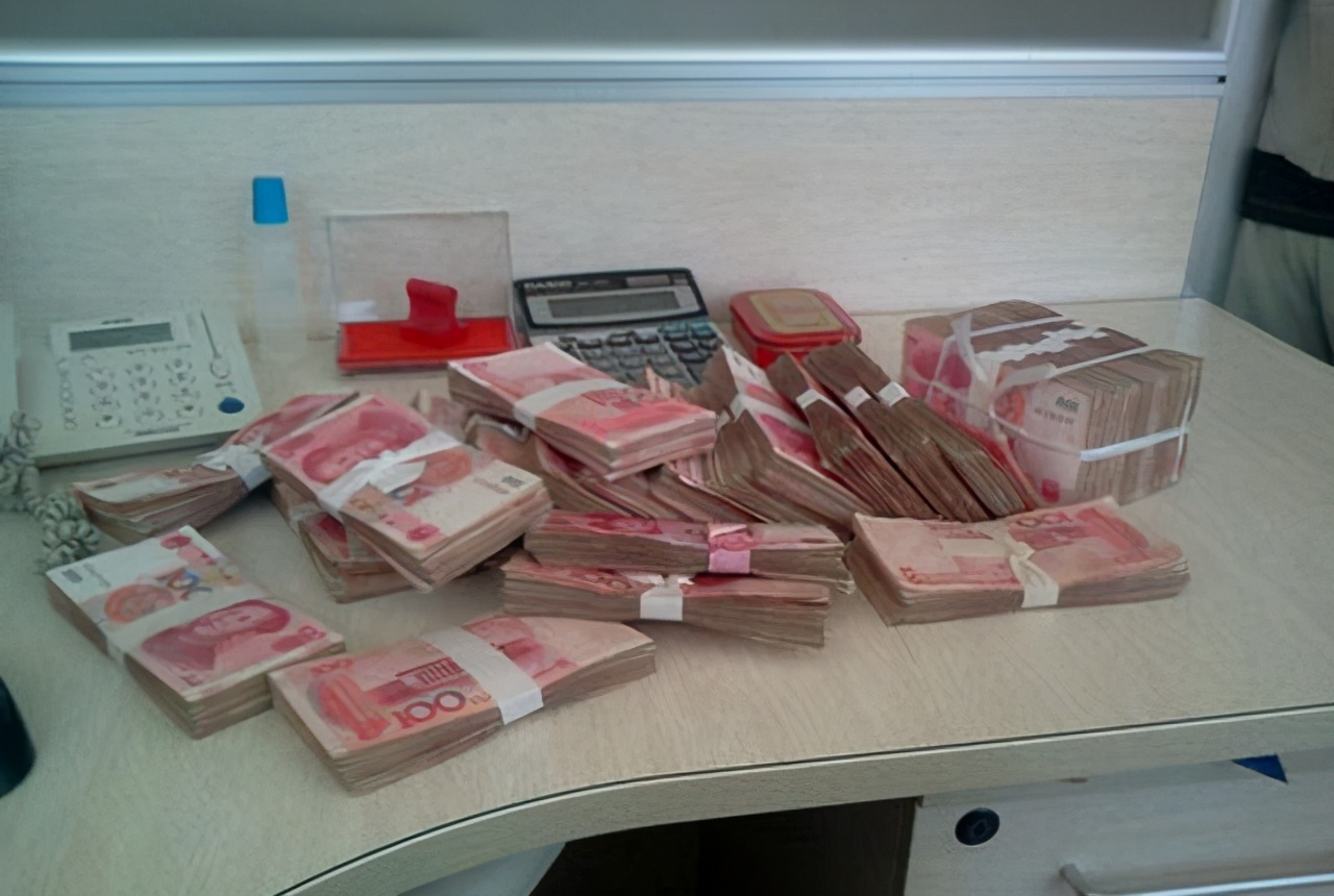 富人、窮人都�躲不開�？ �返貧�來勢洶洶，貨幣�放水�可行嗎