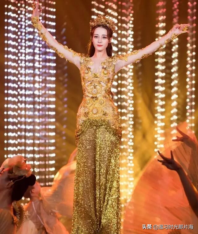 金鹰女神宋茜压轴出场，造型显粗壮，发型太随意