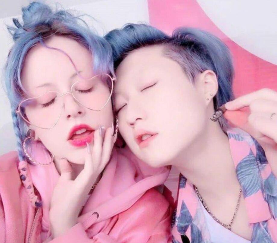 “异装癖”的伊能静儿子哈利，撕开了多少明星家庭的“遮羞布”？
