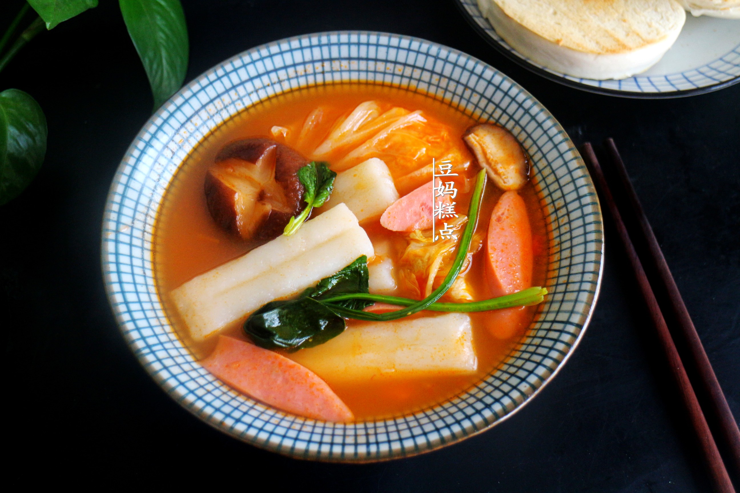 天冷了，用西紅柿煮蔬菜濃湯，酸香開胃，兒子每次2大碗