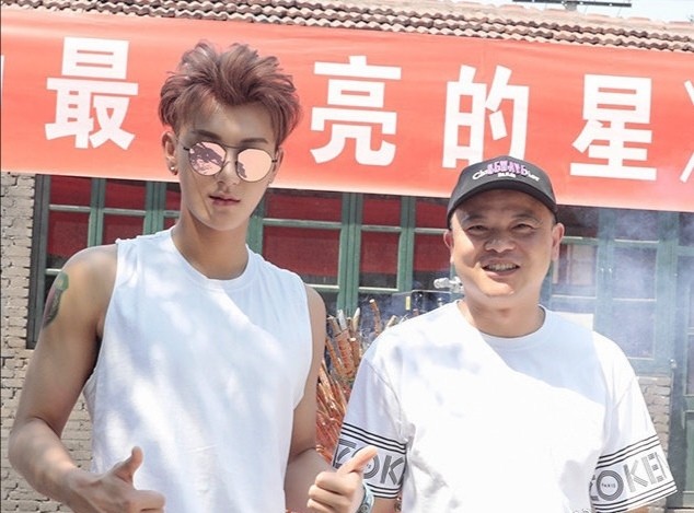 黄子韬悲痛发文：“我一辈子都不会让我爸失望”！粉丝留言太暖心