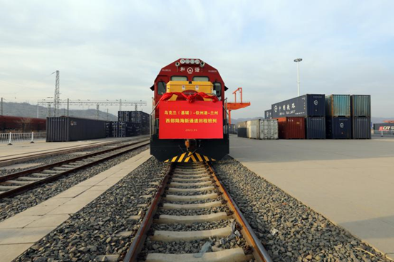 甘肃（兰州）国际陆港迎来首列粮食进口班列