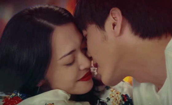 上线|姚晨新剧上线嘴大成“槽点” 本尊大方回应：嘴虽然大但一口确实吞不下