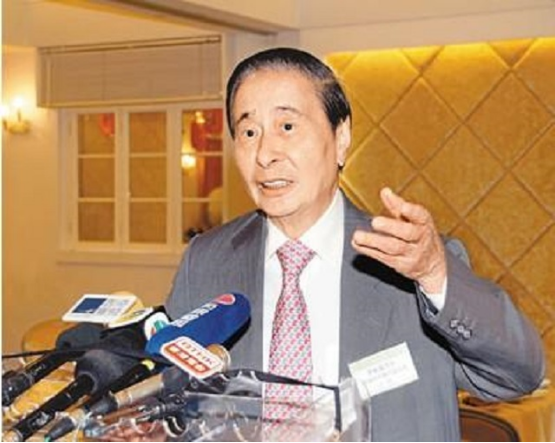 两位哥哥坐拥千亿资产，弟弟在老家打工，给百亿资产却分文没动