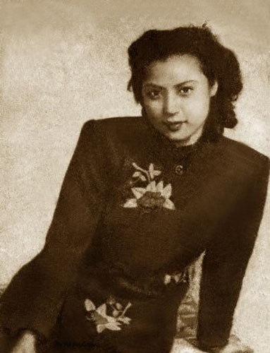 秦怡传：1婚被强迫，2婚被亲妹插足，16岁儿子患病照顾瘫夫20年