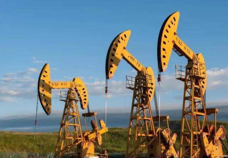 9吨黄金换150万桶汽油，美军出动大批军舰，妄想在海上强行拦截