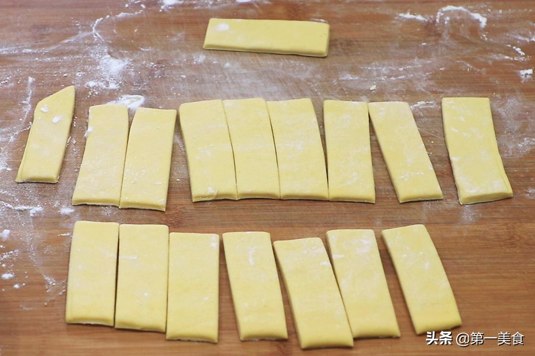 There are many benefits of eating whole grains!  Cornmeal is made like this, crispy on the outside and soft on the inside, which is delicious and healthier than steamed buns