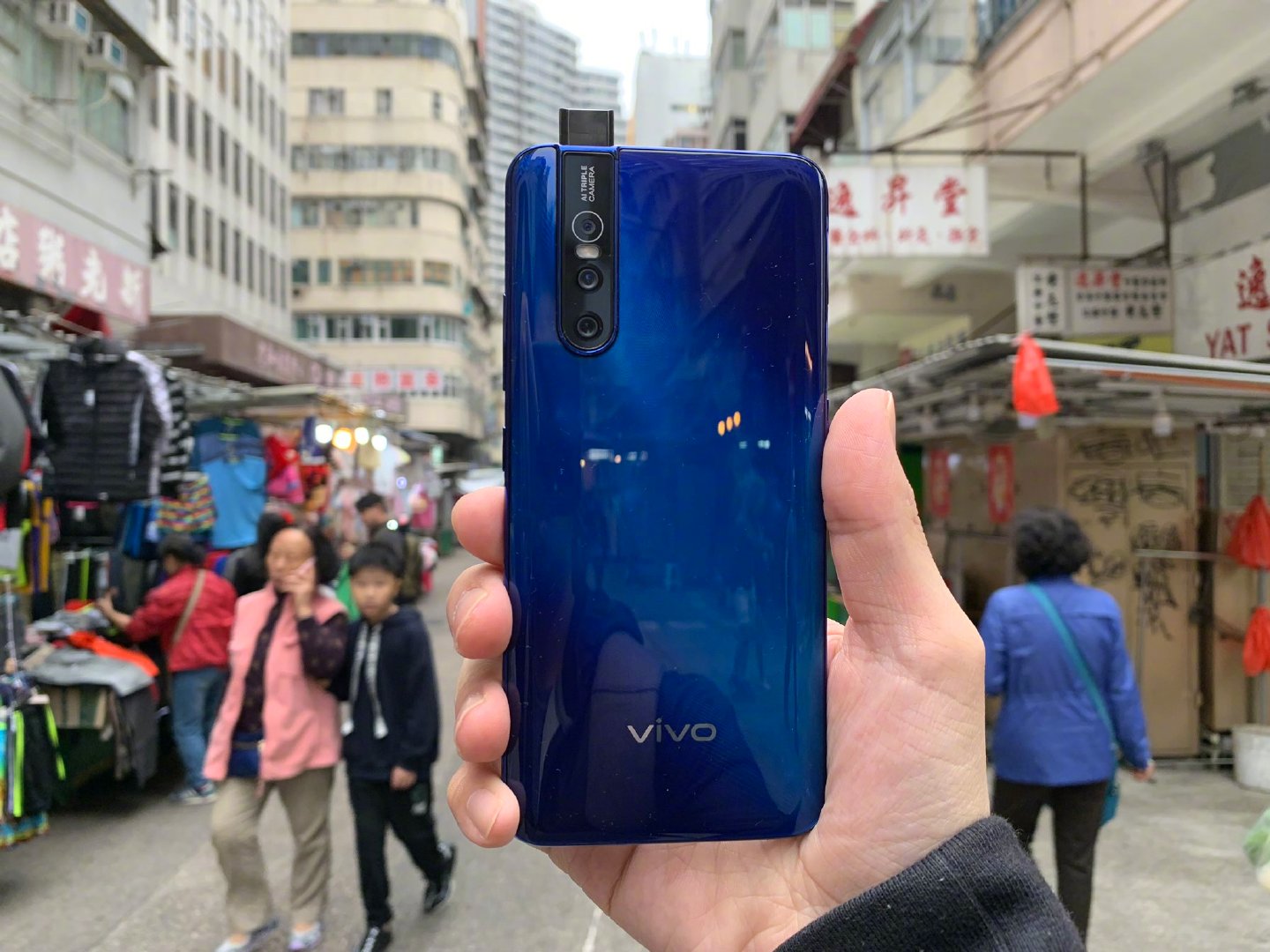 vivo新手機當月公布，屏內指紋識別升降攝像頭，還是32M