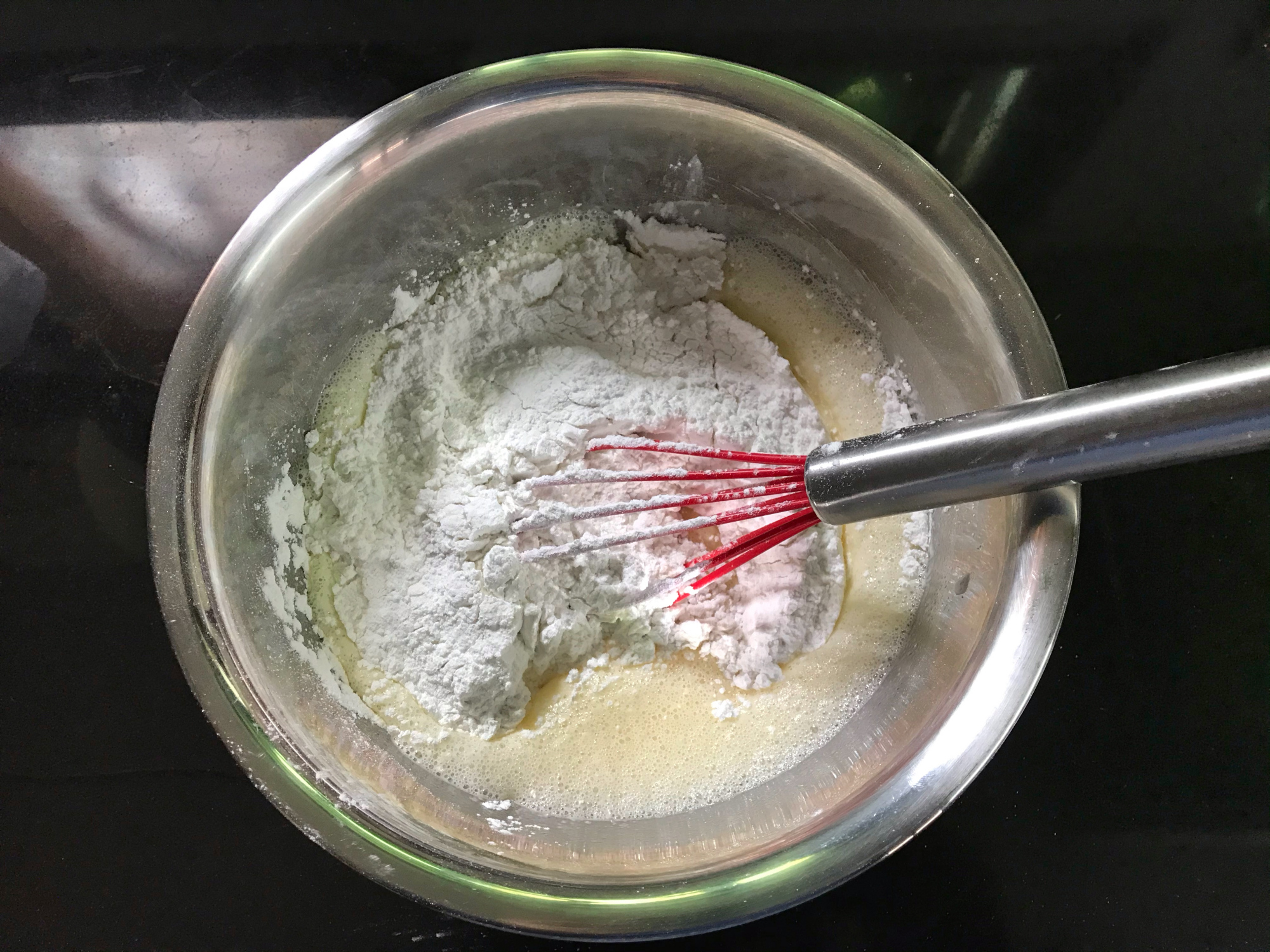 糯米粉還能這樣吃，加個雞蛋攪一攪，香酥軟糯，一口一個太香了