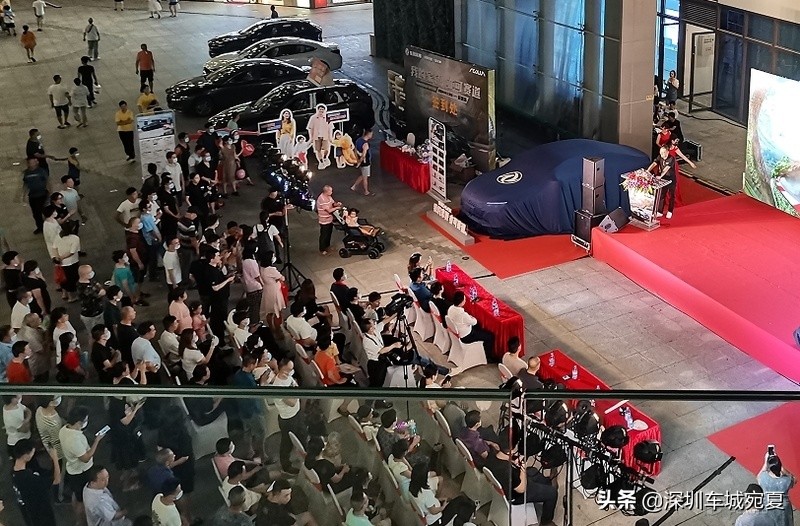 赛道级宽体家轿东风风神奕炫MAX深圳上市 9.39万起售
