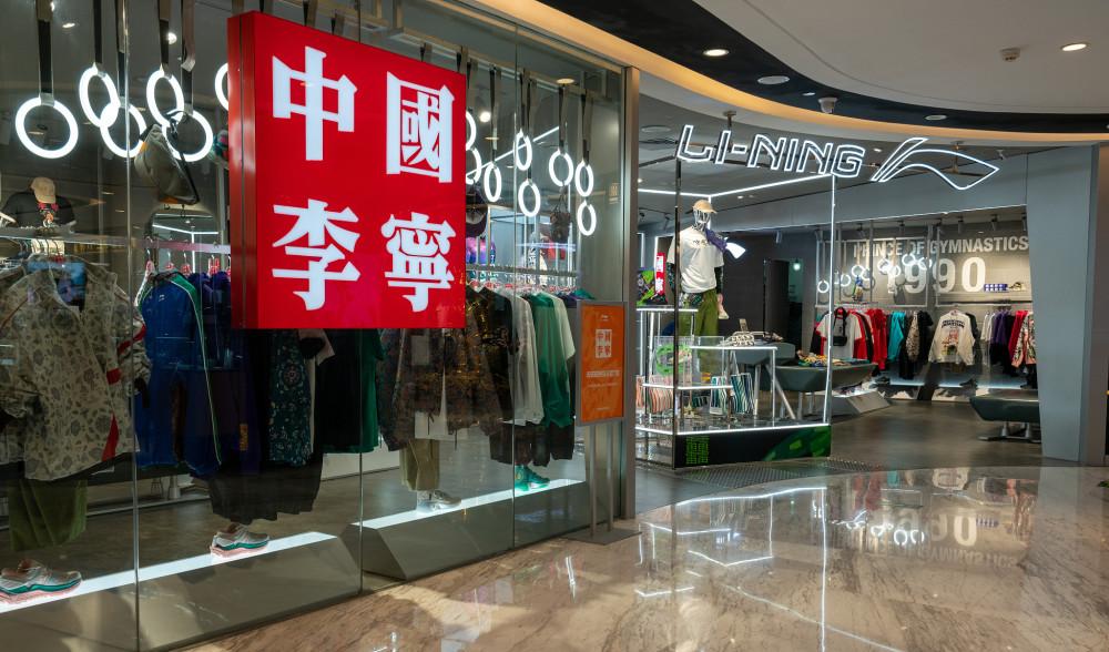 In the morning at 10 o'clock, the autograph that resemble battle makes an appointment with Li Ning! Imprinting on Xiao Zhan's dress 4 words: 